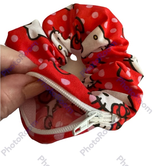 Hello Kitty zipper scrunchie hand made USA set 2 cotton rare print summer trend - Picture 4 of 5